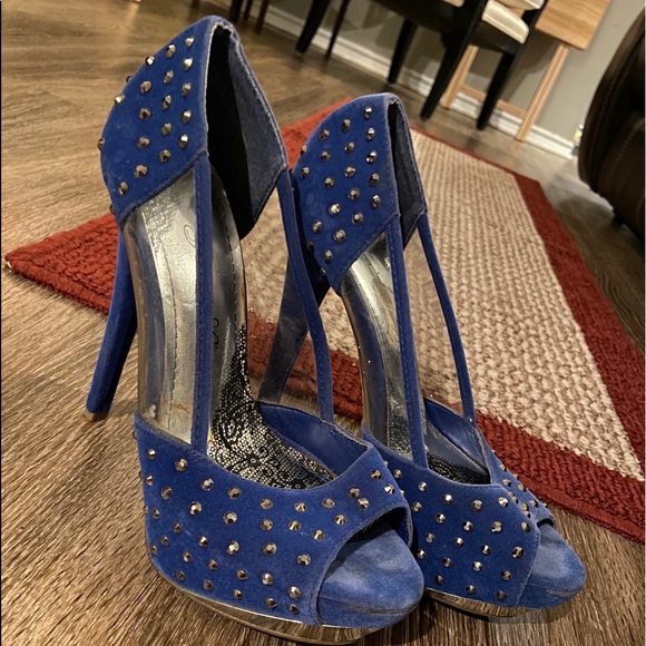 Blue High Heel - Picture 2 of 2